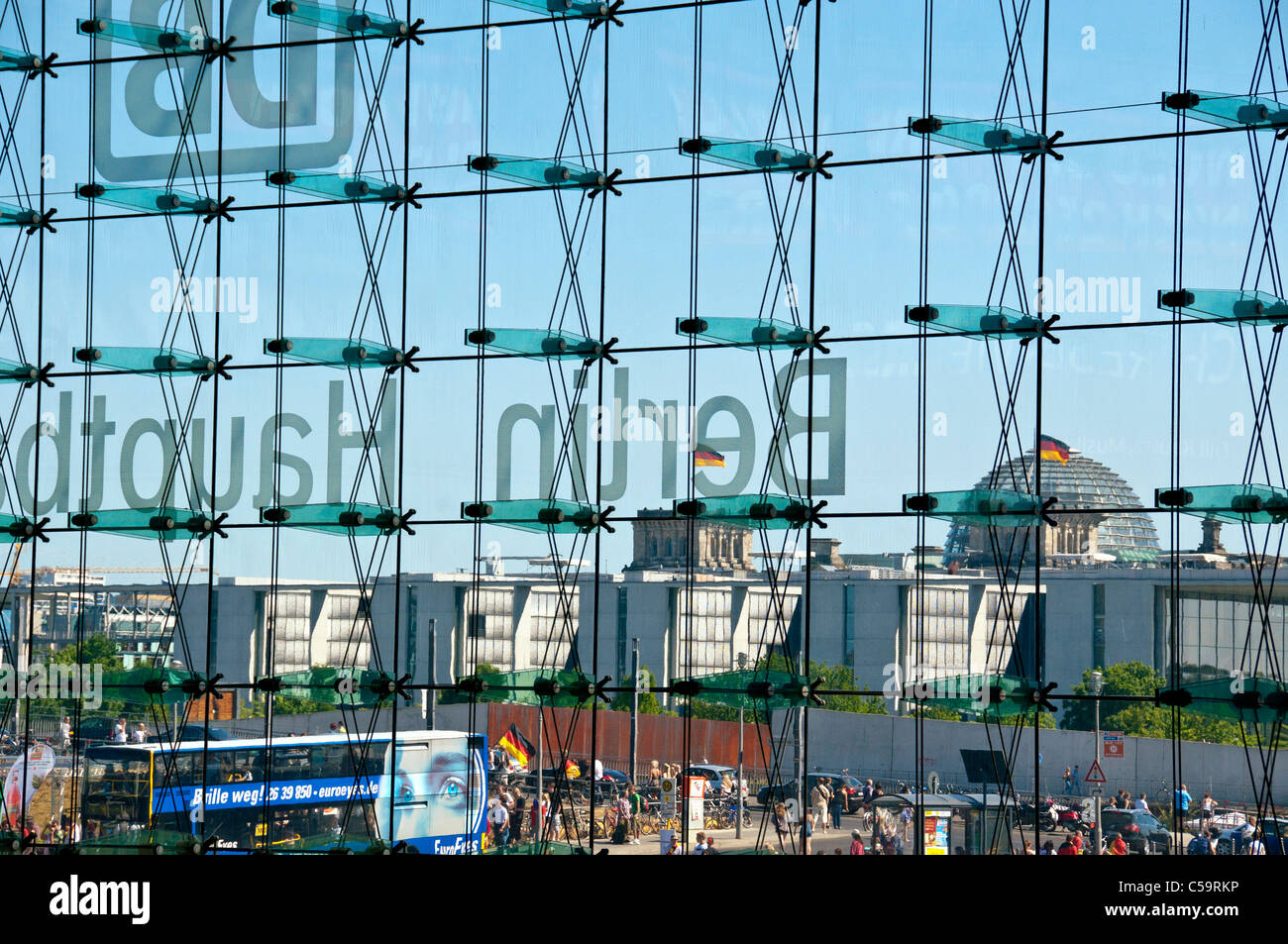 Berlin Hauptbahnhof, main station; Blick auf das Regierungsviertel; view on the government district Stock Photo