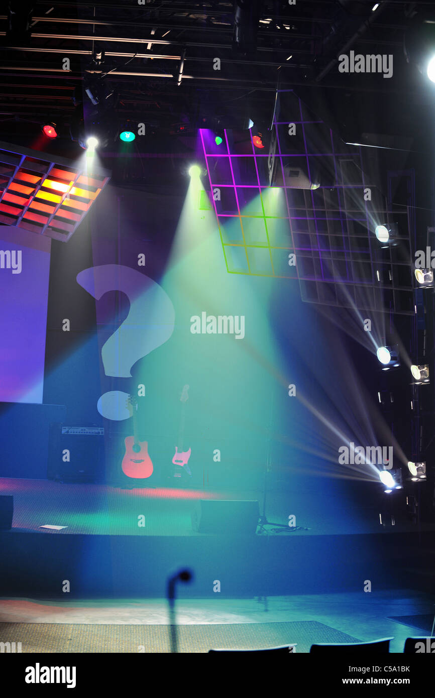 Stage lights with guitar and electronic equipment Stock Photo Alamy