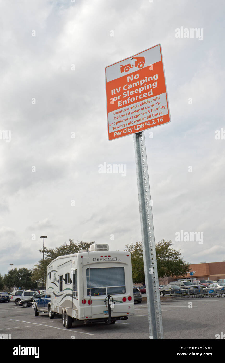 sign prohibiting RV camping in Wal Mart parking lot Stock Photo