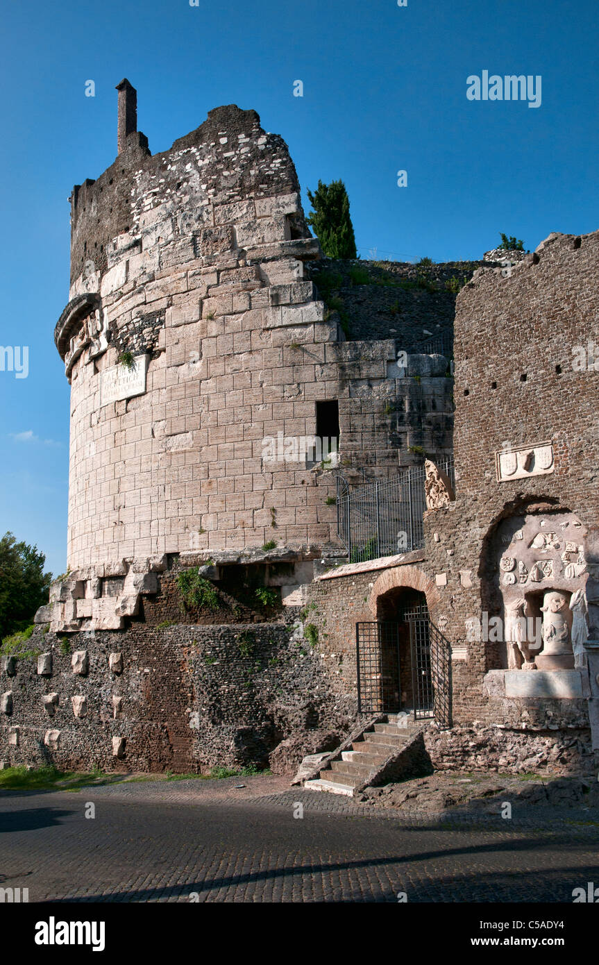 Metella Rome Ancient Mausoleum Stock Photos & Ancient Mausoleum Stock Images - Alamy