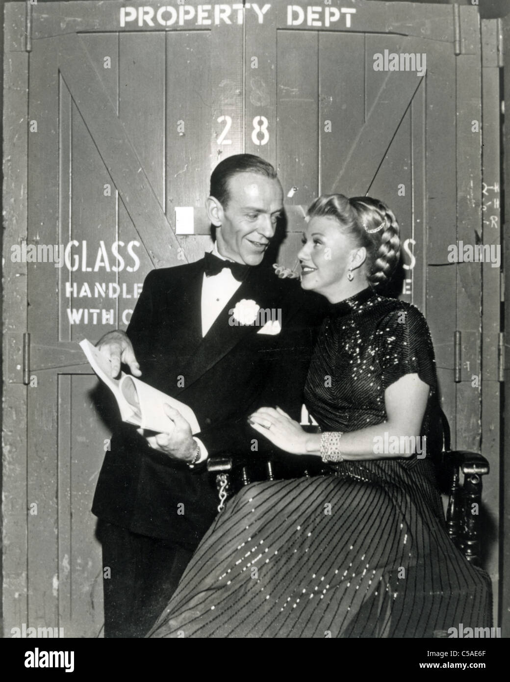 Fred astaire and ginger rogers dancing hi-res stock photography and ...