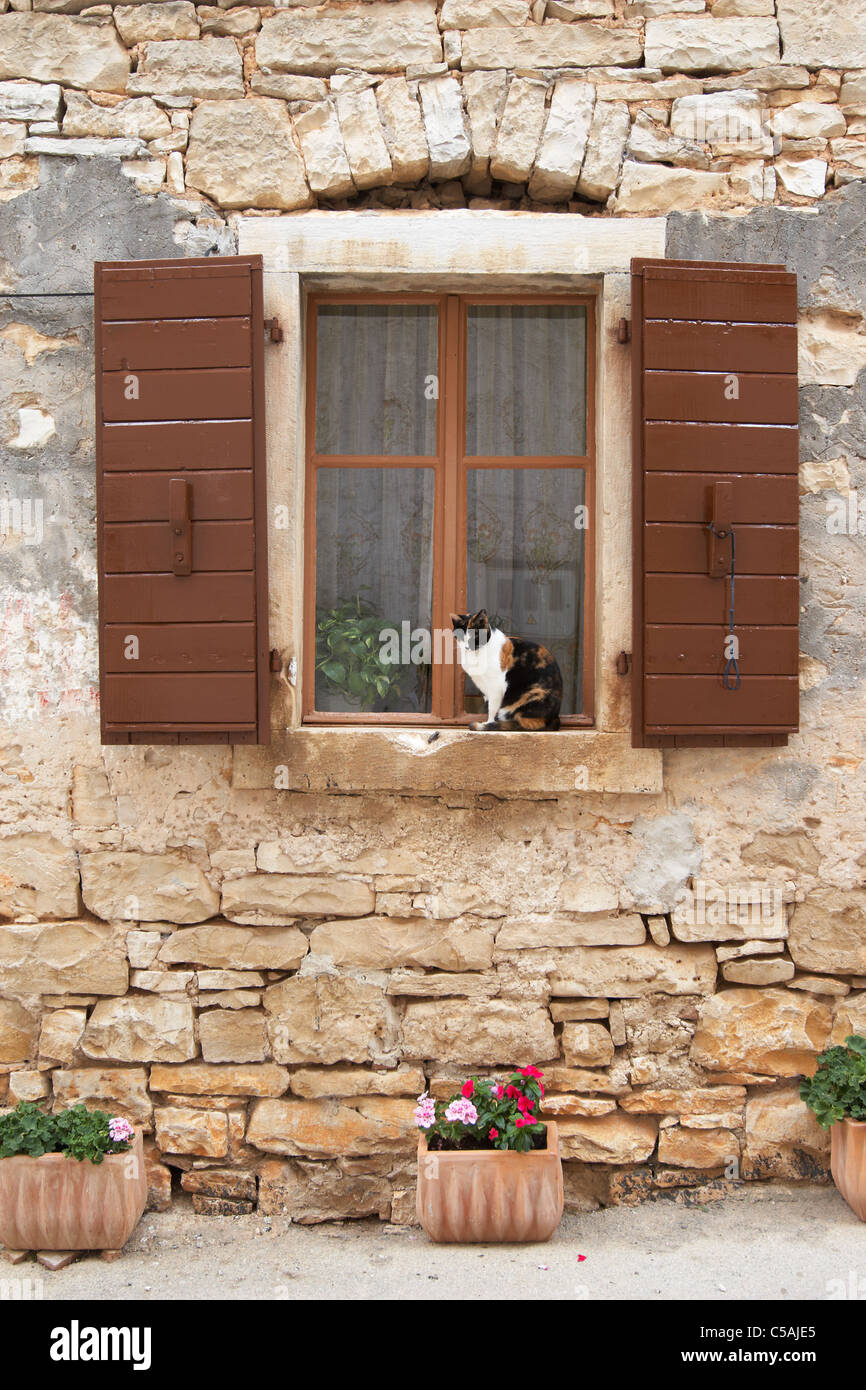 Stone house window shutters hi-res stock photography and images - Alamy