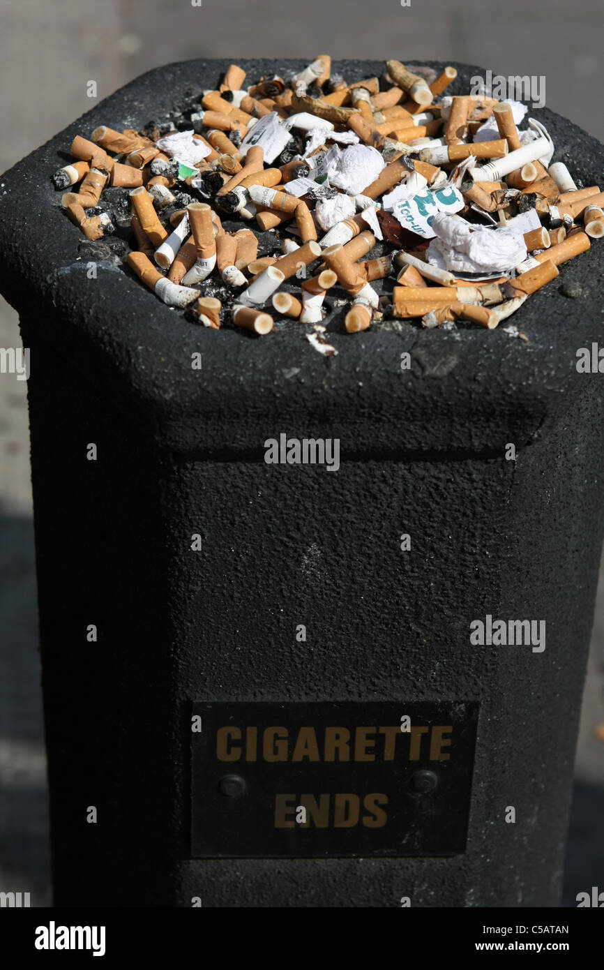 Smokers cough hires stock photography and images Alamy