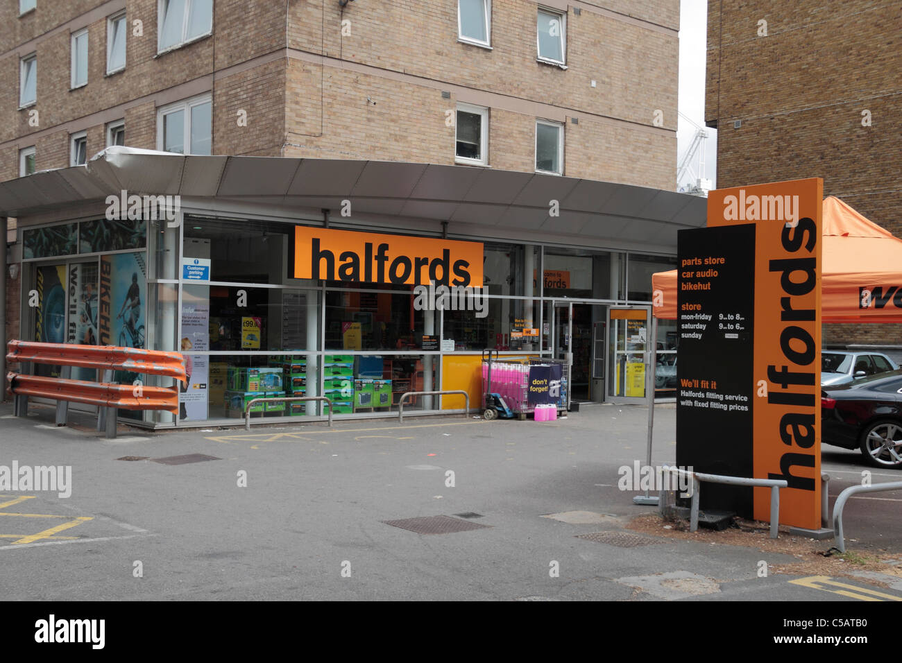 Chiswick london shop hires stock photography and images Alamy