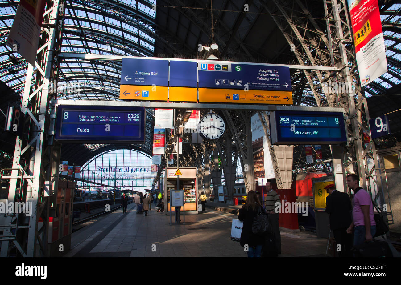 Frankfurt Haubtbahnhof railway station Stock Photo