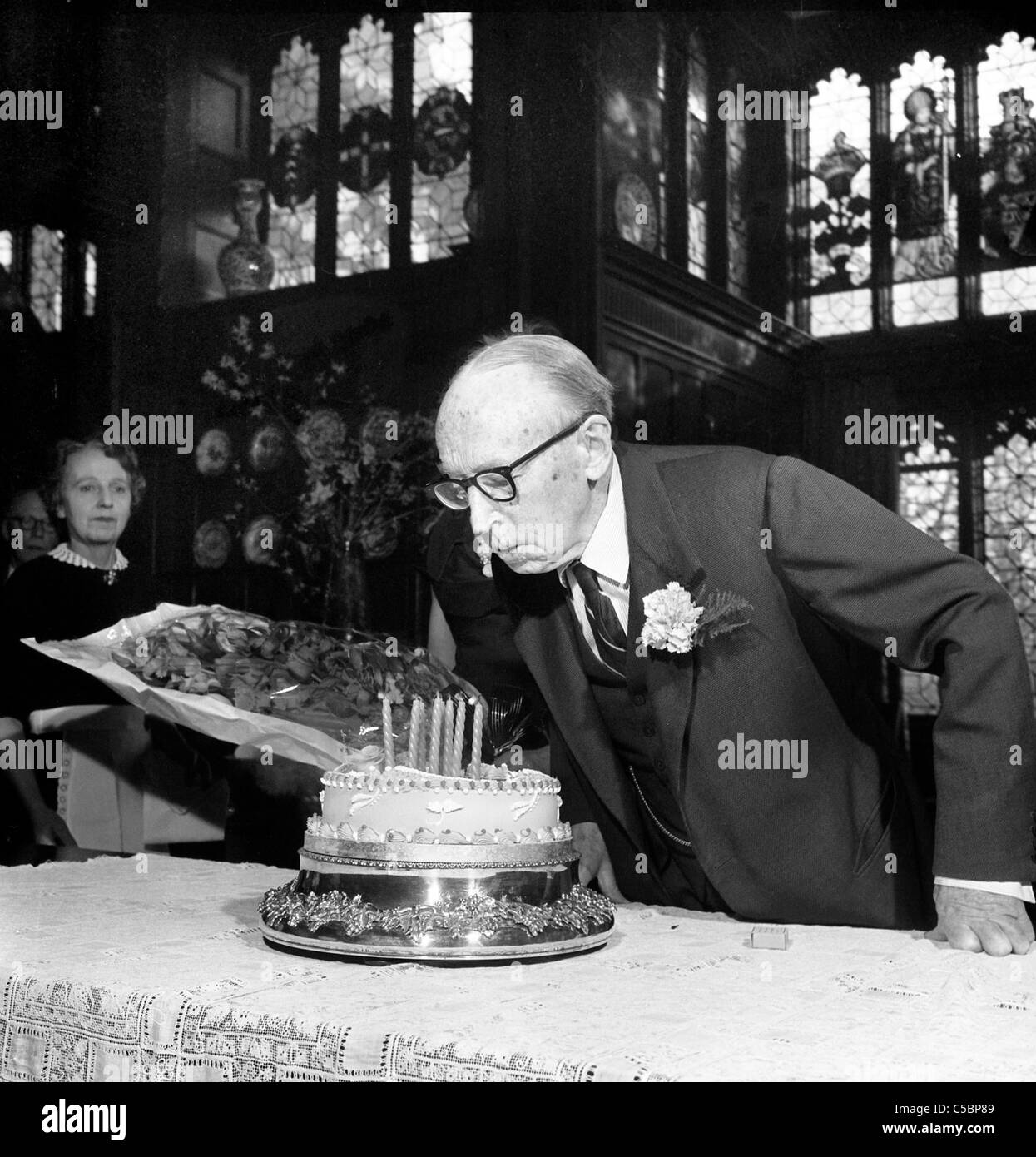 Sir Geoffrey Mander celebrating his 80th birthday with at Wightwick Manor in Wolverhampton 6/3/1962 Stock Photo