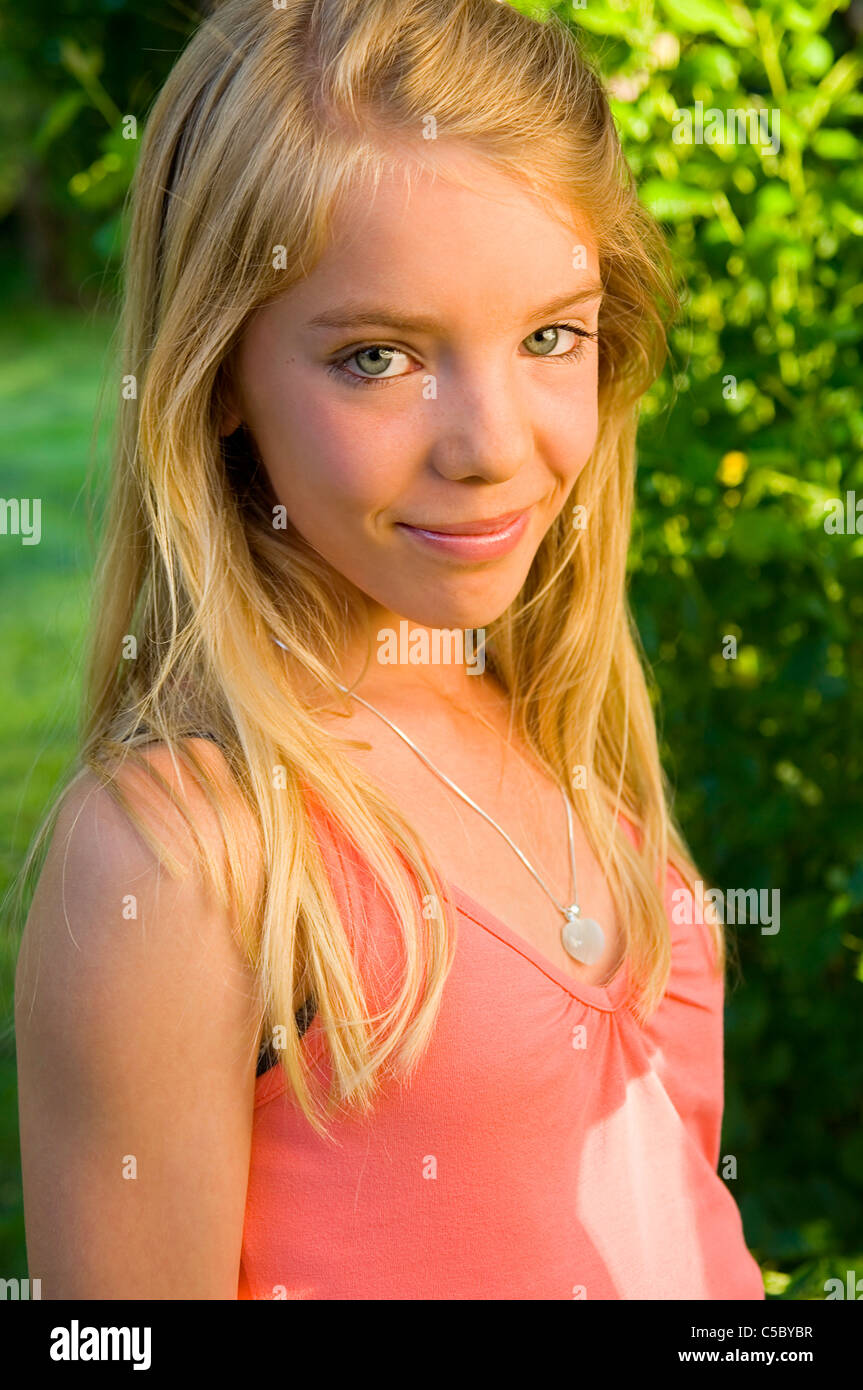 Naked cartoon girls he man Teen chic hair gil