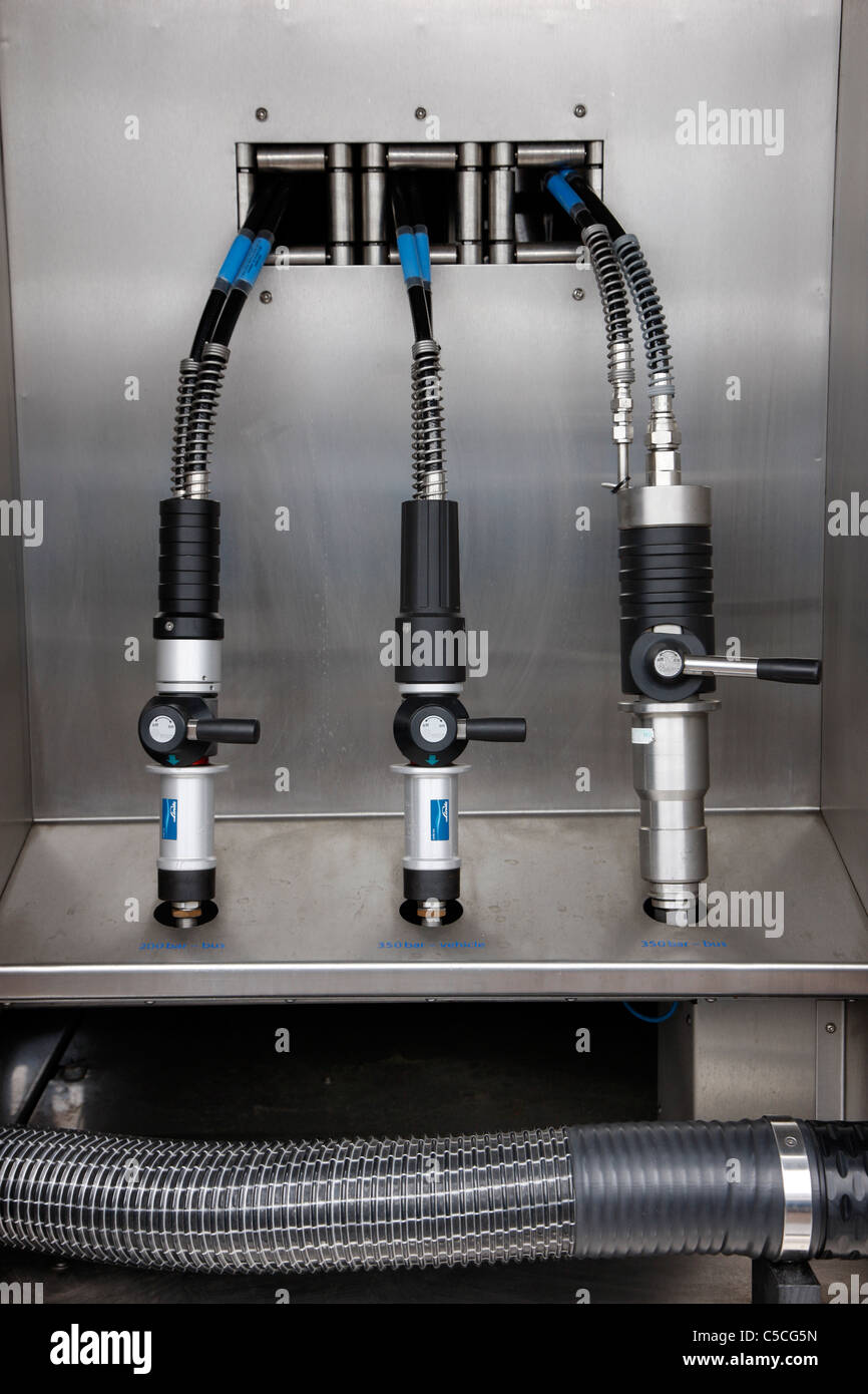 Hydrogen tanks. For fueling of hydrogen fuel cell vehicles. Mobile