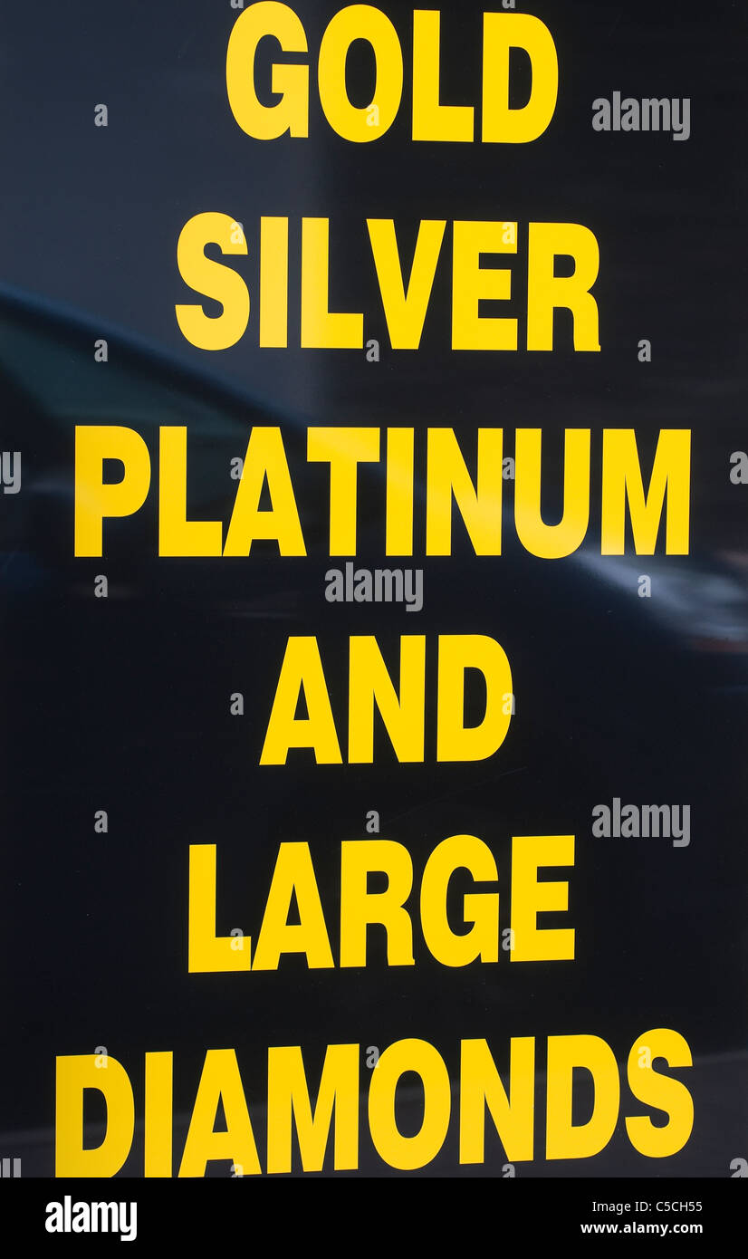 Silver platinum and large diamonds hi-res stock photography and images ...