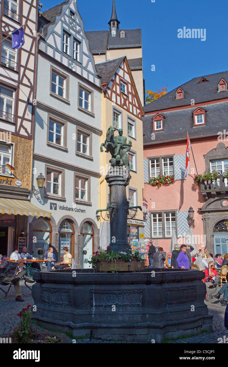 Sankt MartinBrunnen auf dem Marktplatz, historischer Stadtkern Cochem, Saint Martin well at the market place Stock Photo