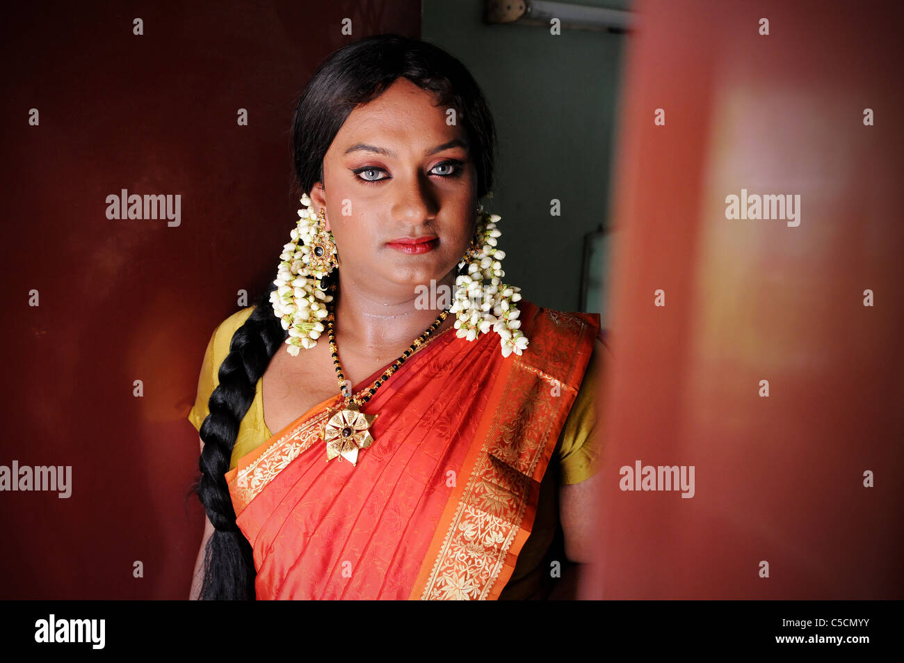 Hijras (Transsexuals) at the annual Aravan Mela in Koovagam, India Stock  Photo - Alamy