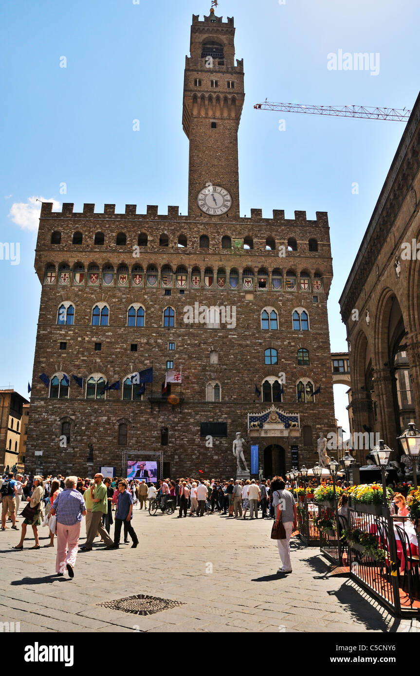 The impressive Romanesque crenelated Palazzo Vecchio which overlooks the Piazza della Signoria, Florence, Italy Stock Photo