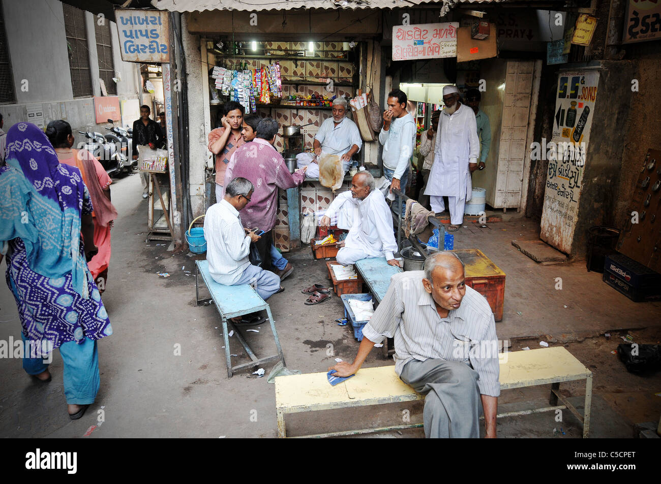 Street scene in Ahmedabad, India Stock Photo - Alamy