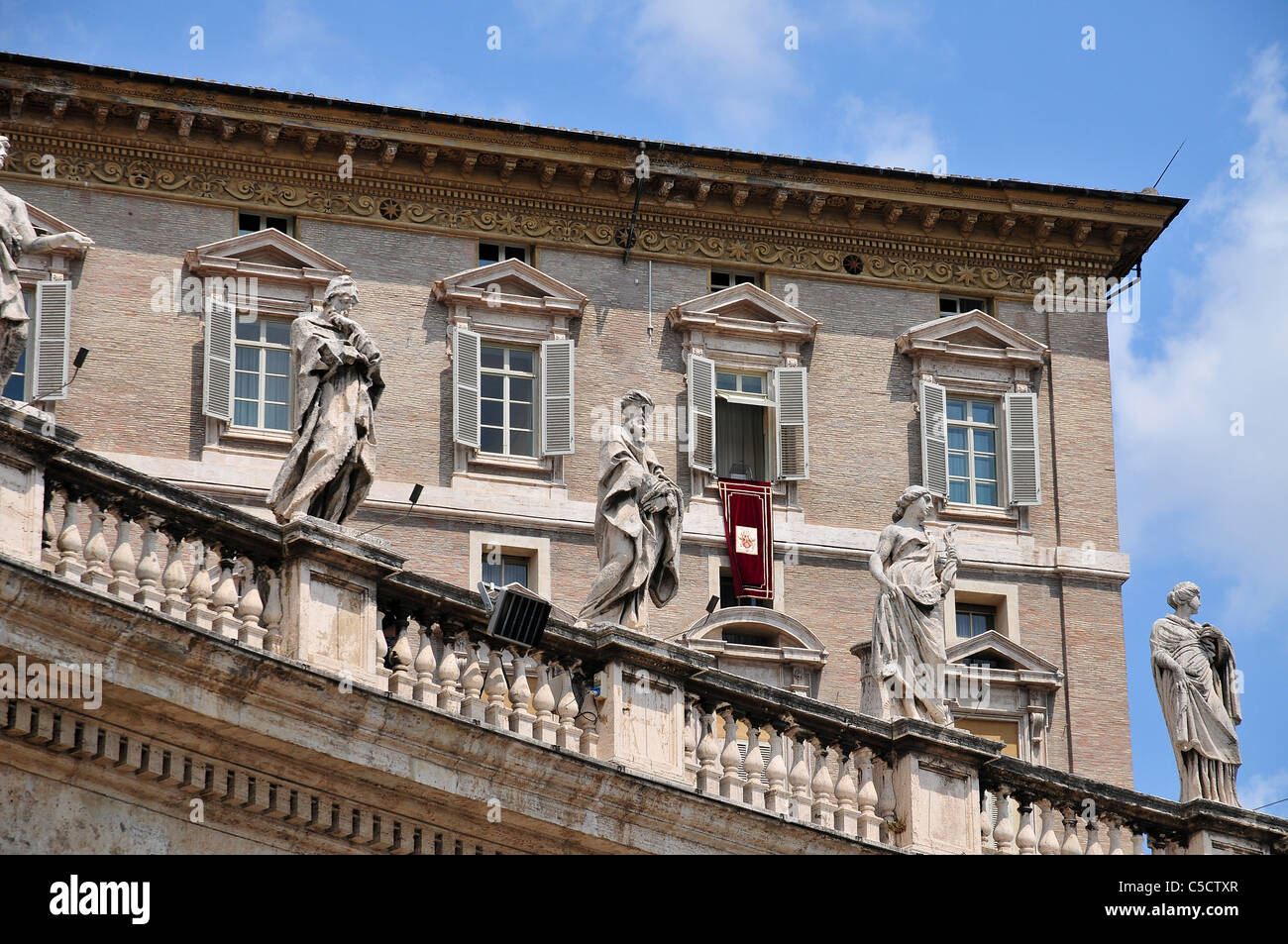 Pope window vatican hi-res stock photography and images - Alamy