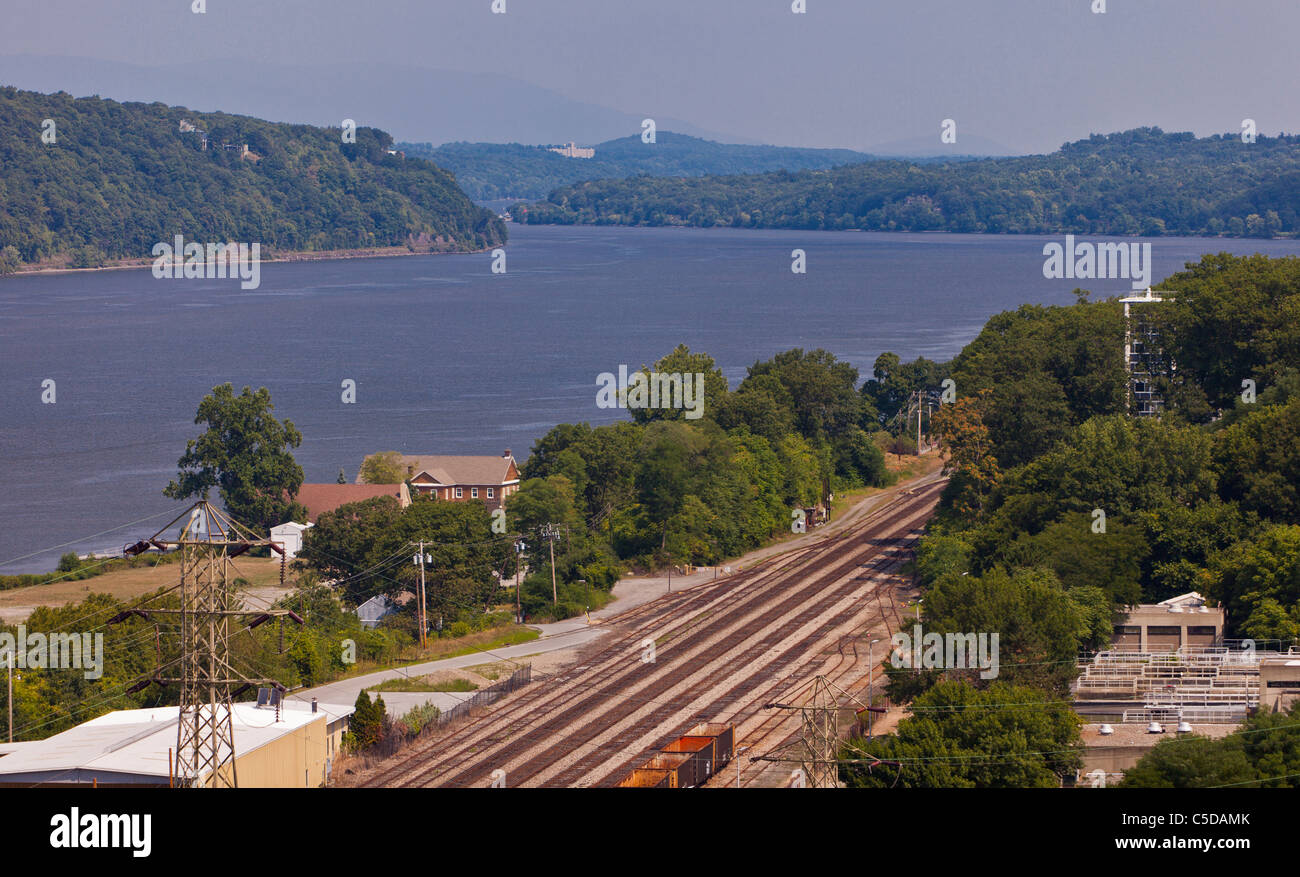 POUGHKEEPSIE, NEW YORK, USA - Railroad tracks along Hudson River, near Walkway Over The Hudson State Park. Stock Photo