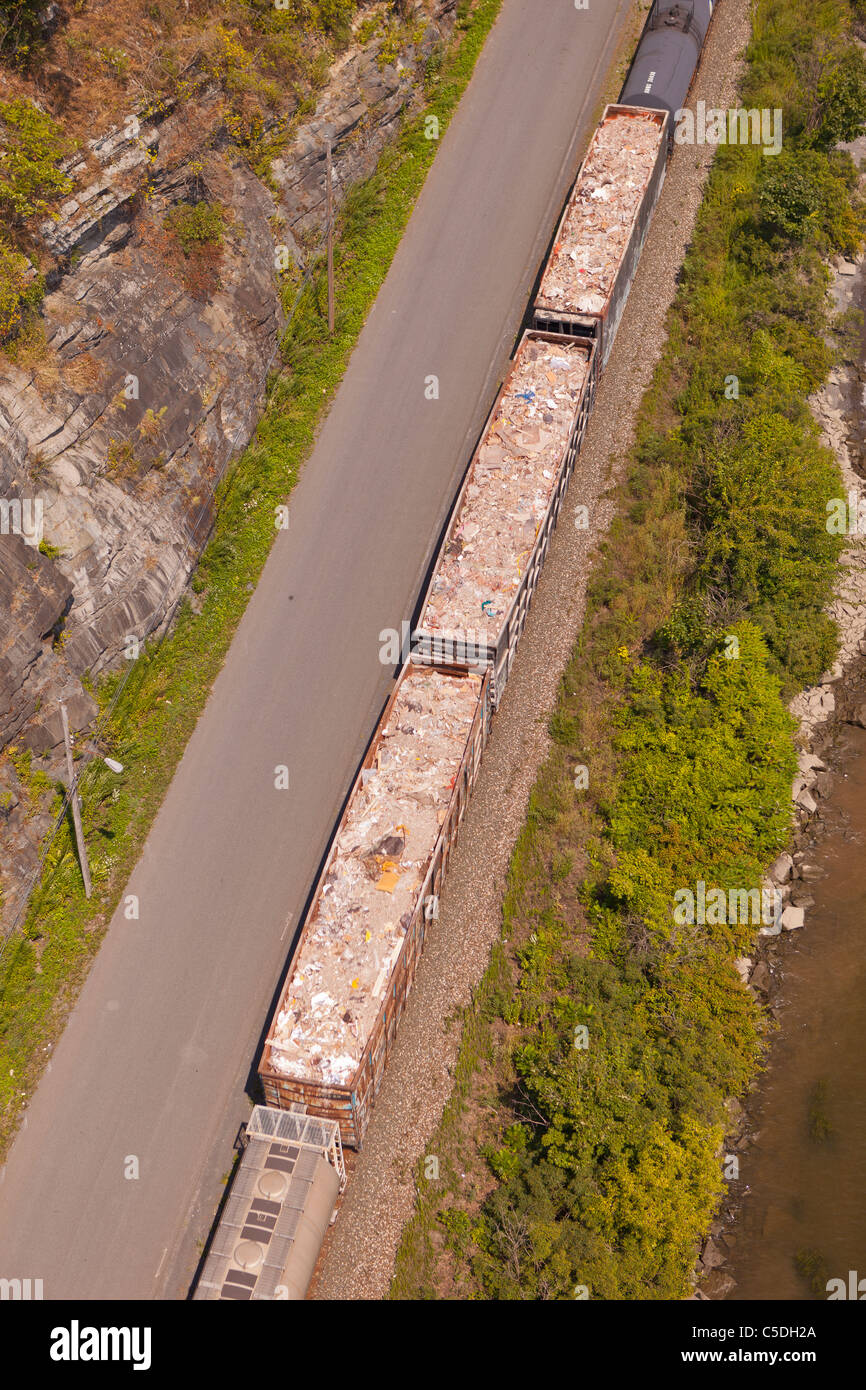 POUGHKEEPSIE, NEW YORK, USA Freight train Stock Photo Alamy
