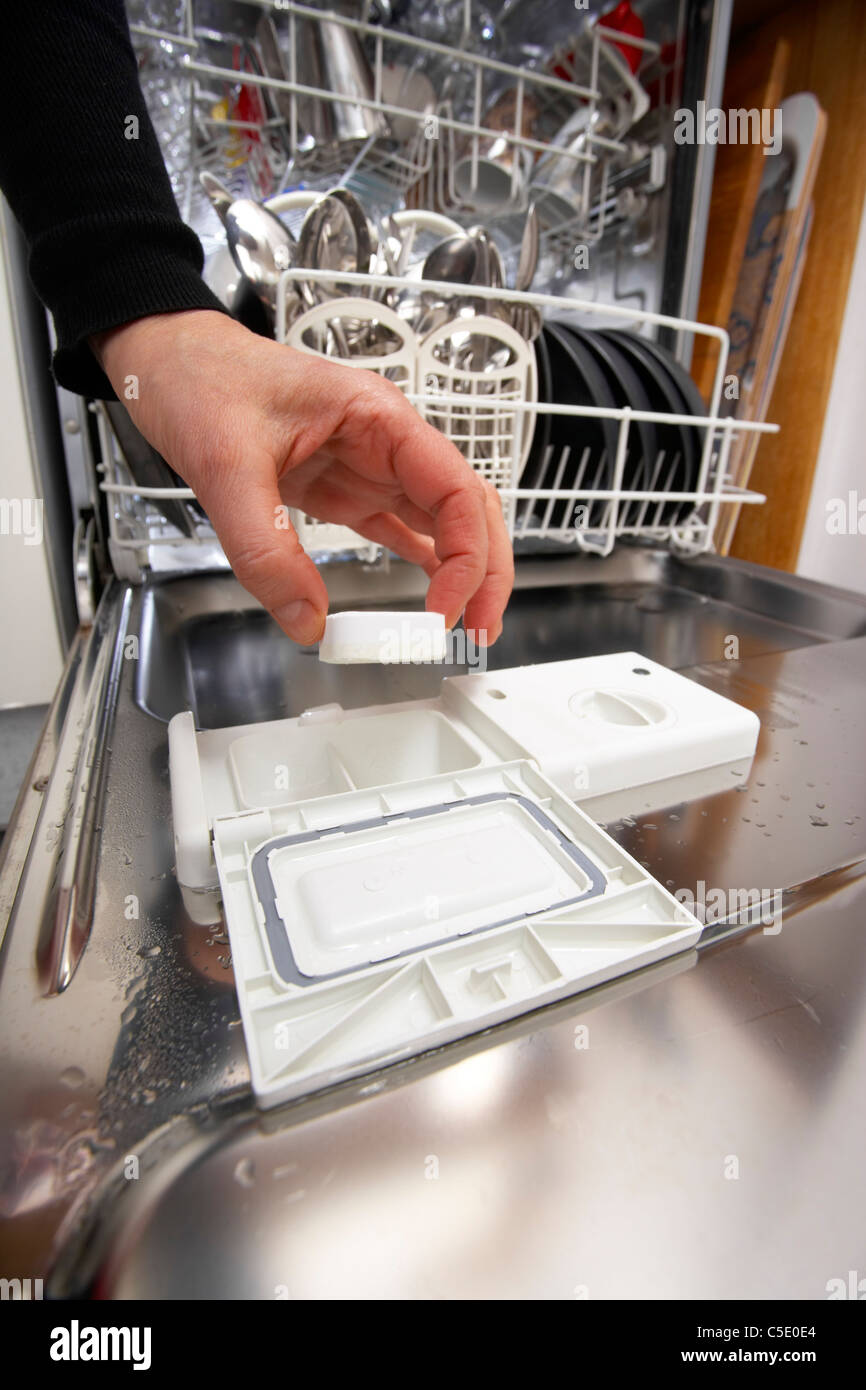 Putting Cutlery High Resolution Stock Photography and Images Alamy