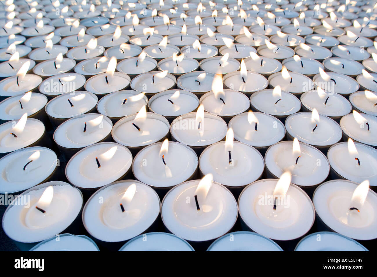 Large white candles hires stock photography and images Alamy