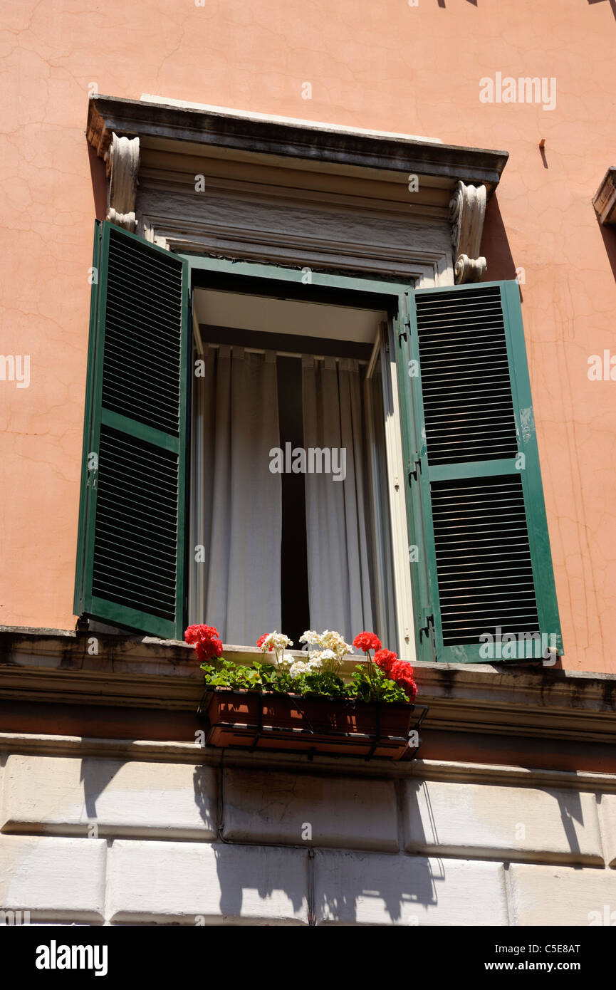 Italian windows hi-res stock photography and images - Alamy