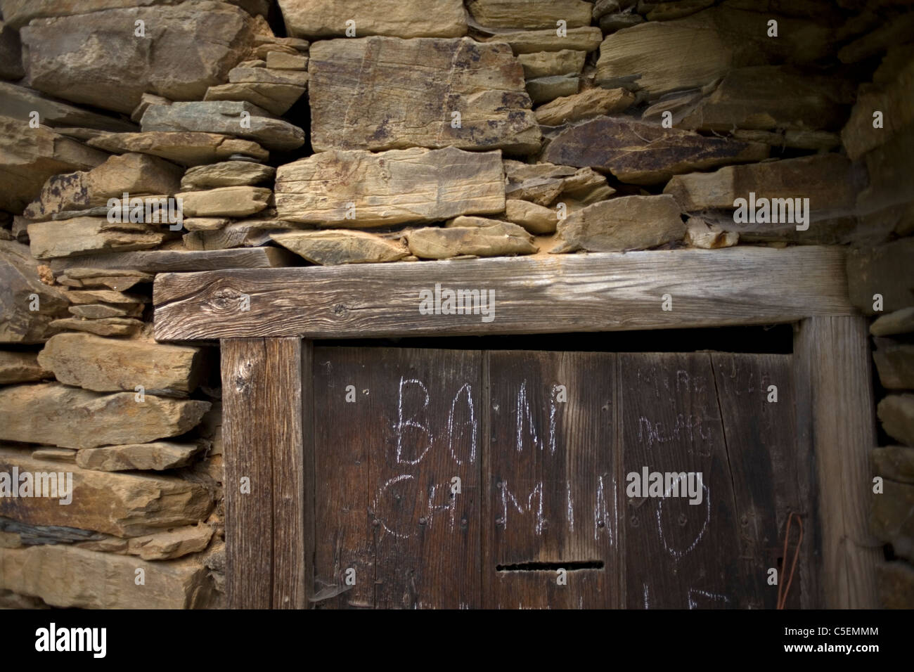'Bon Camino' meaning 'have a good journey' in Spanish is painted in a