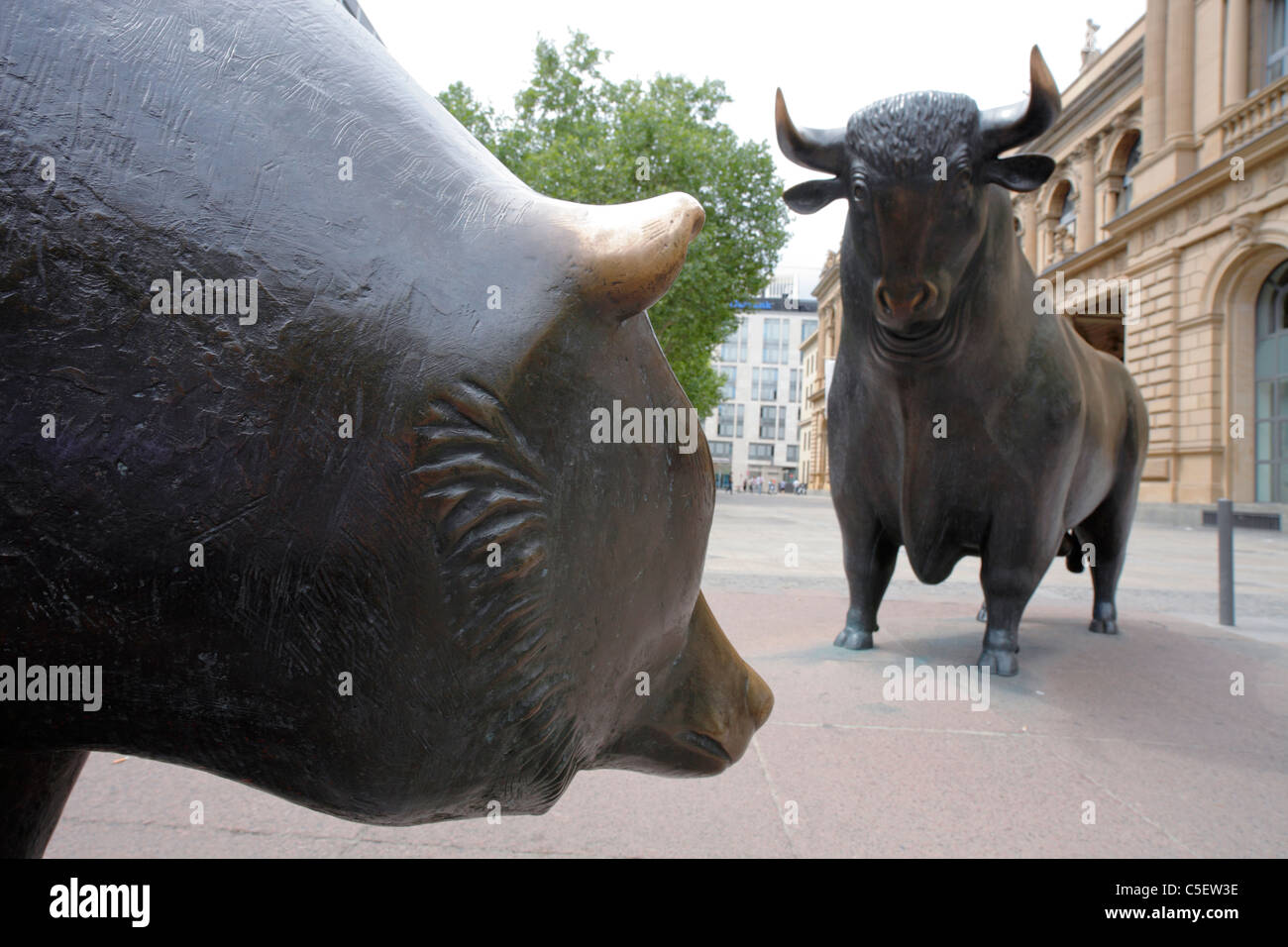 Bull and bear statues outside Frankfurt Stock Exchange, Germany Stock Photo