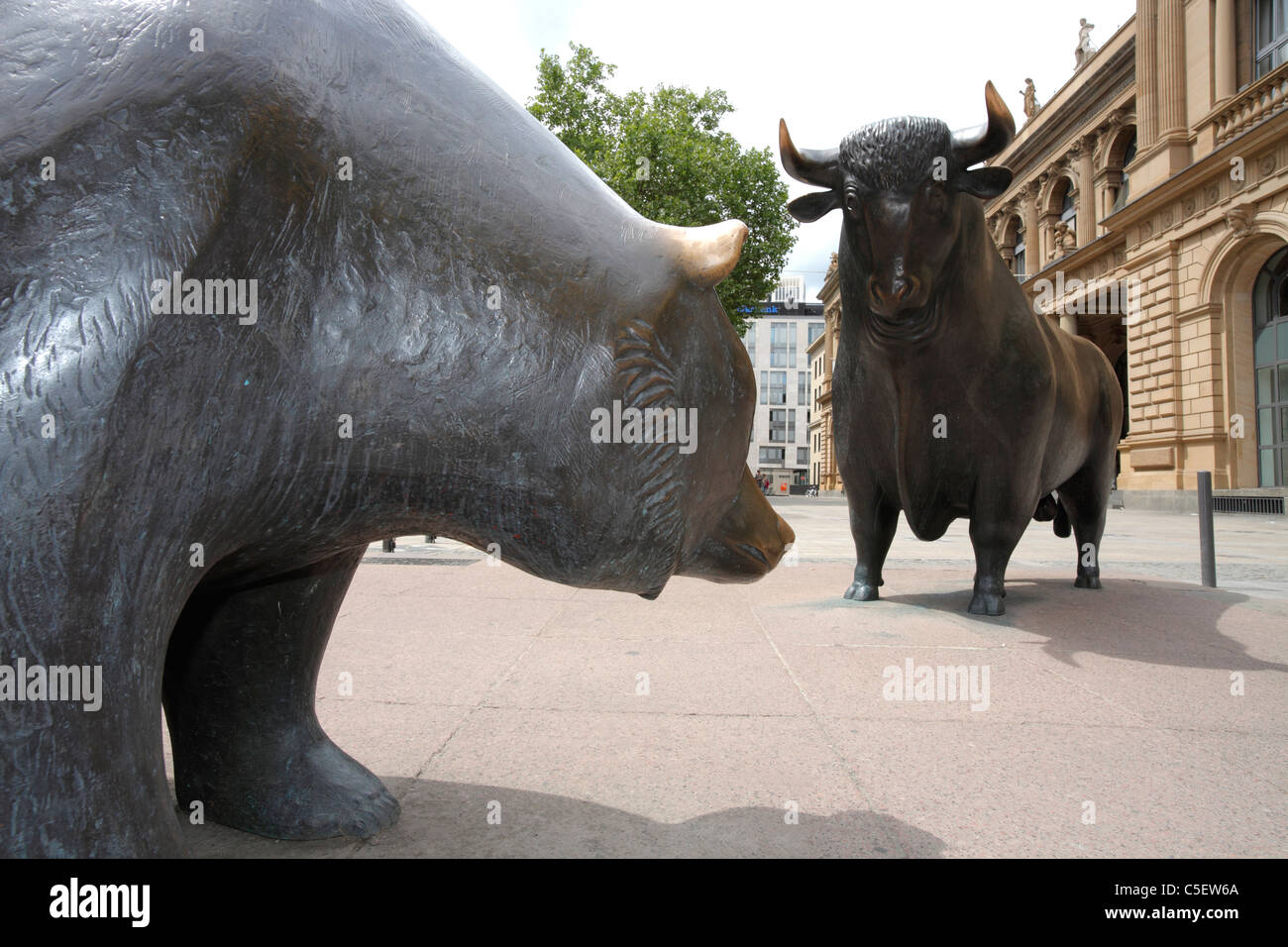 Bull and bear statues outside Frankfurt Stock Exchange, Germany Stock Photo