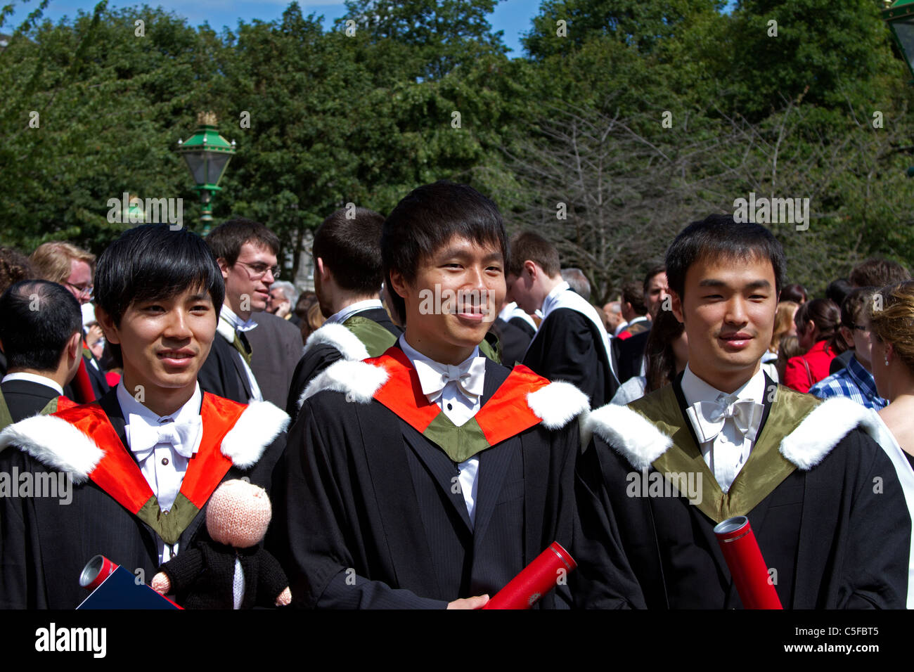 Graduation edinburgh university hi-res stock photography and images - Alamy