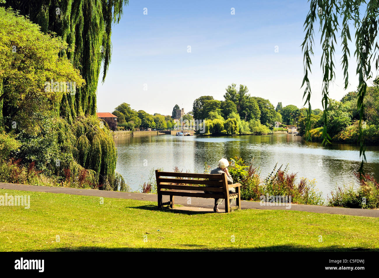 Riverside at Radnor Gardens ,Twickenham ,West London Stock Photo Alamy