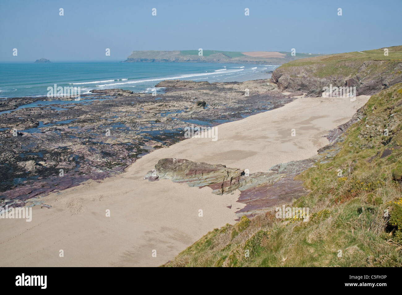 Cornwall's rugged Atlantic coastline from Greenaway Beach near Polzeath ...