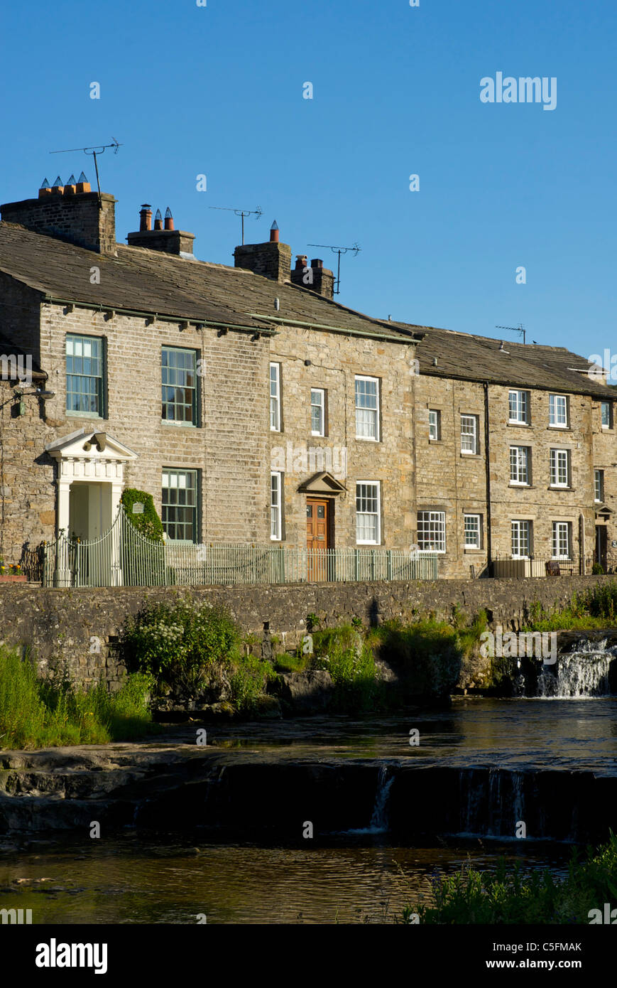Houses in the village of Gayle, overlooking Gayle Beck, near Hawes, Wensleydale, Yorkshire Dales National Park, England UK Stock Photo