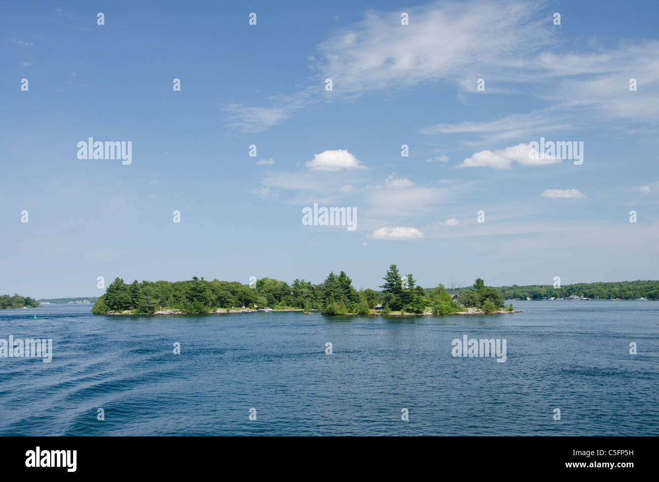 Thousand Islands, archipelago that split Canada & US border on St
