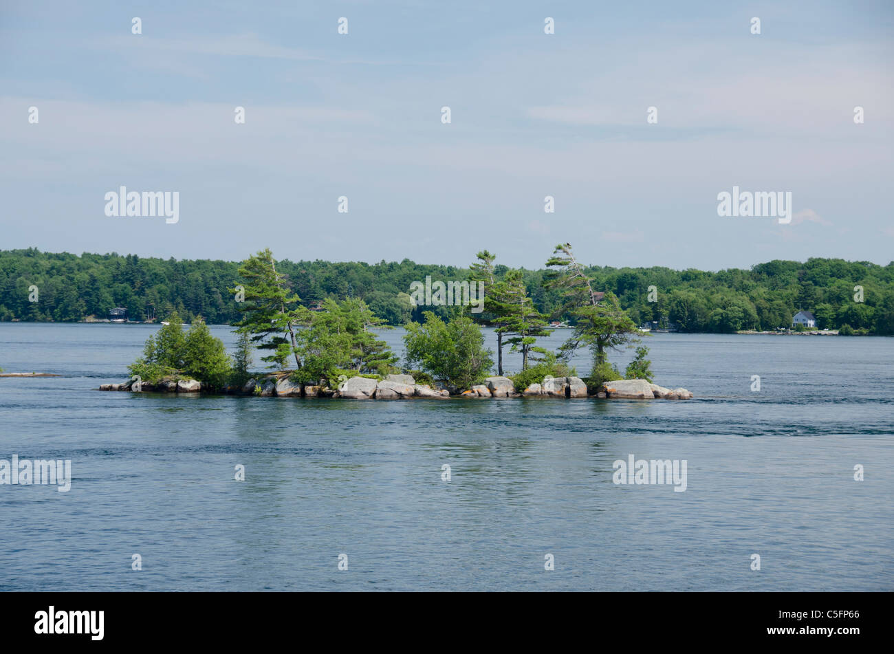 Thousand Islands, archipelago that split Canada & US border on St