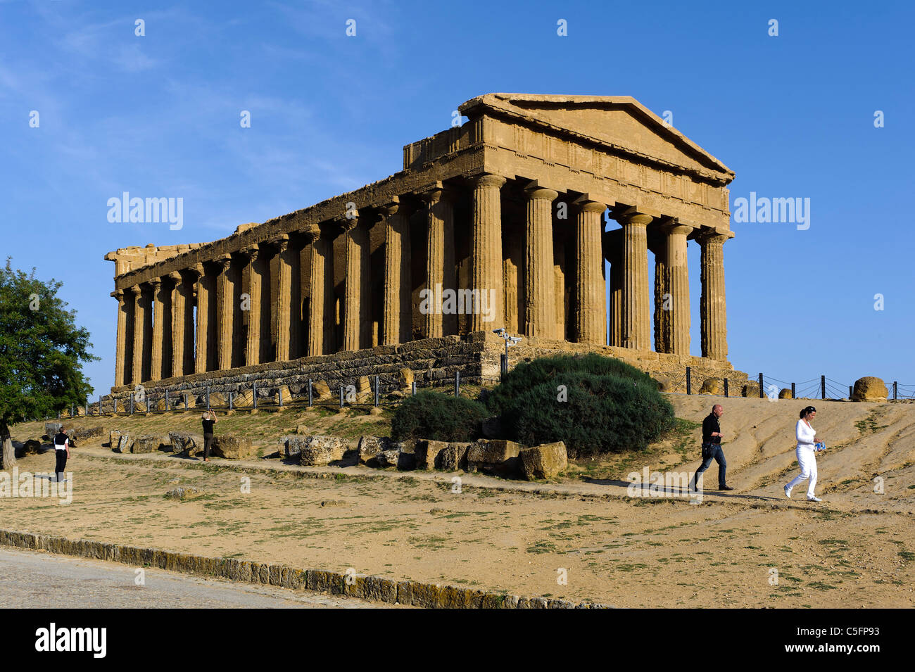 Tempio della Concordia (Concordia-Temple) in Agrigent (Agrigento), Sicily, Italy Stock Photo