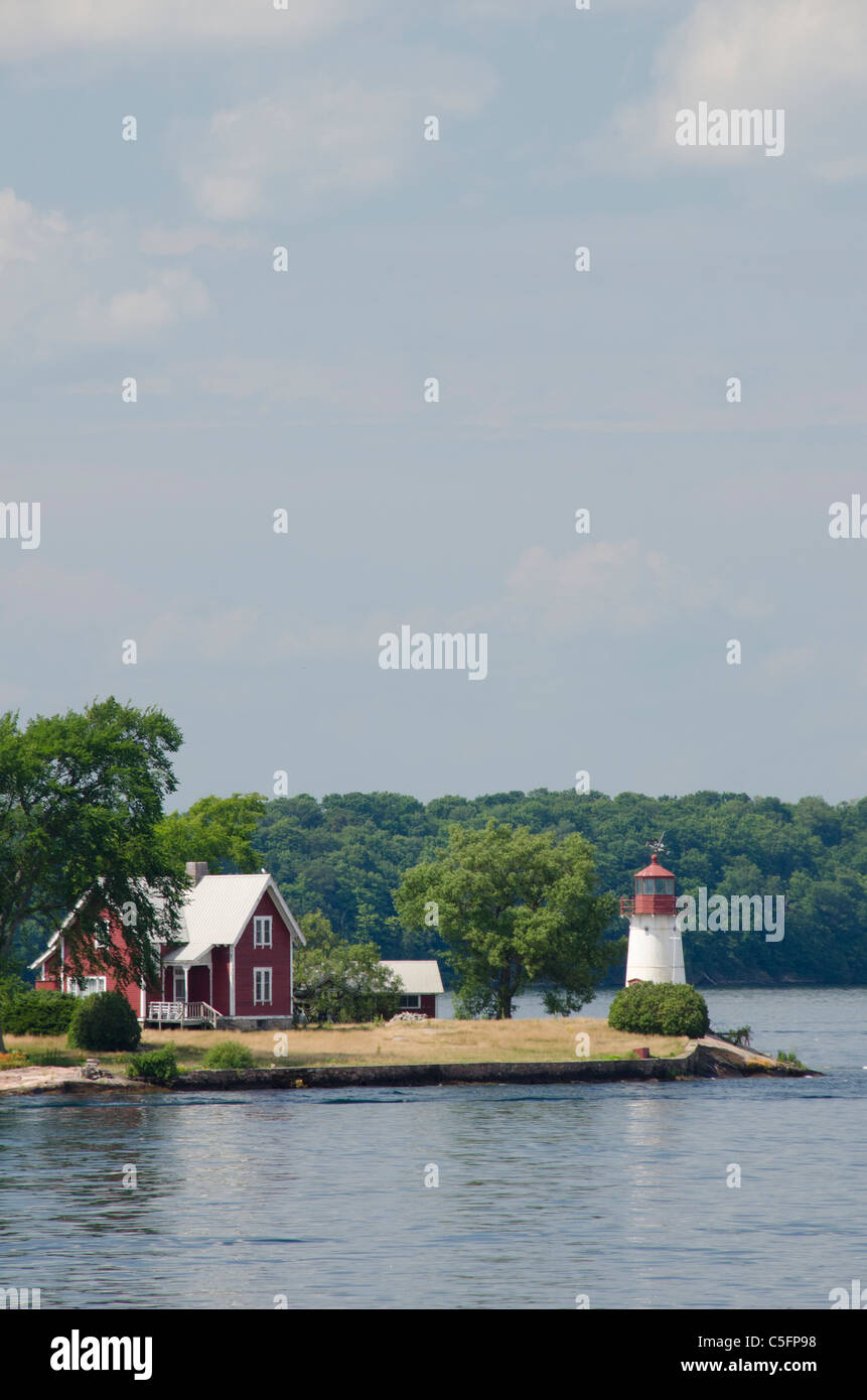 Thousand Islands, archipelago that split Canada & US border on St