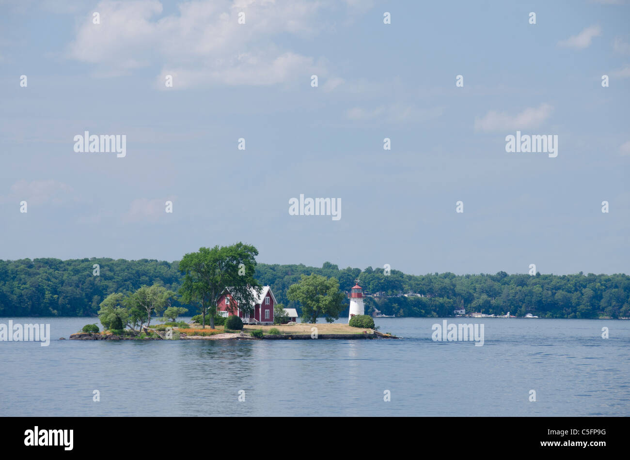 Thousand Islands, archipelago that split Canada & US border on St