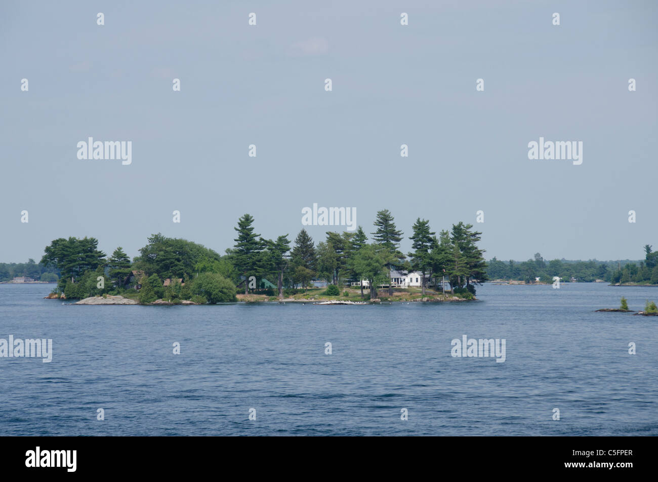 Thousand Islands, archipelago that split Canada & US border on St