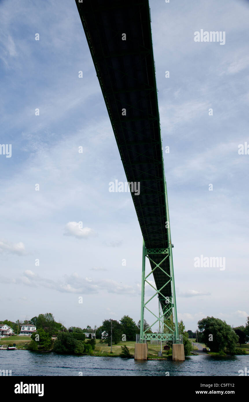 Thousand Islands, archipelago that split Canada & US border on St