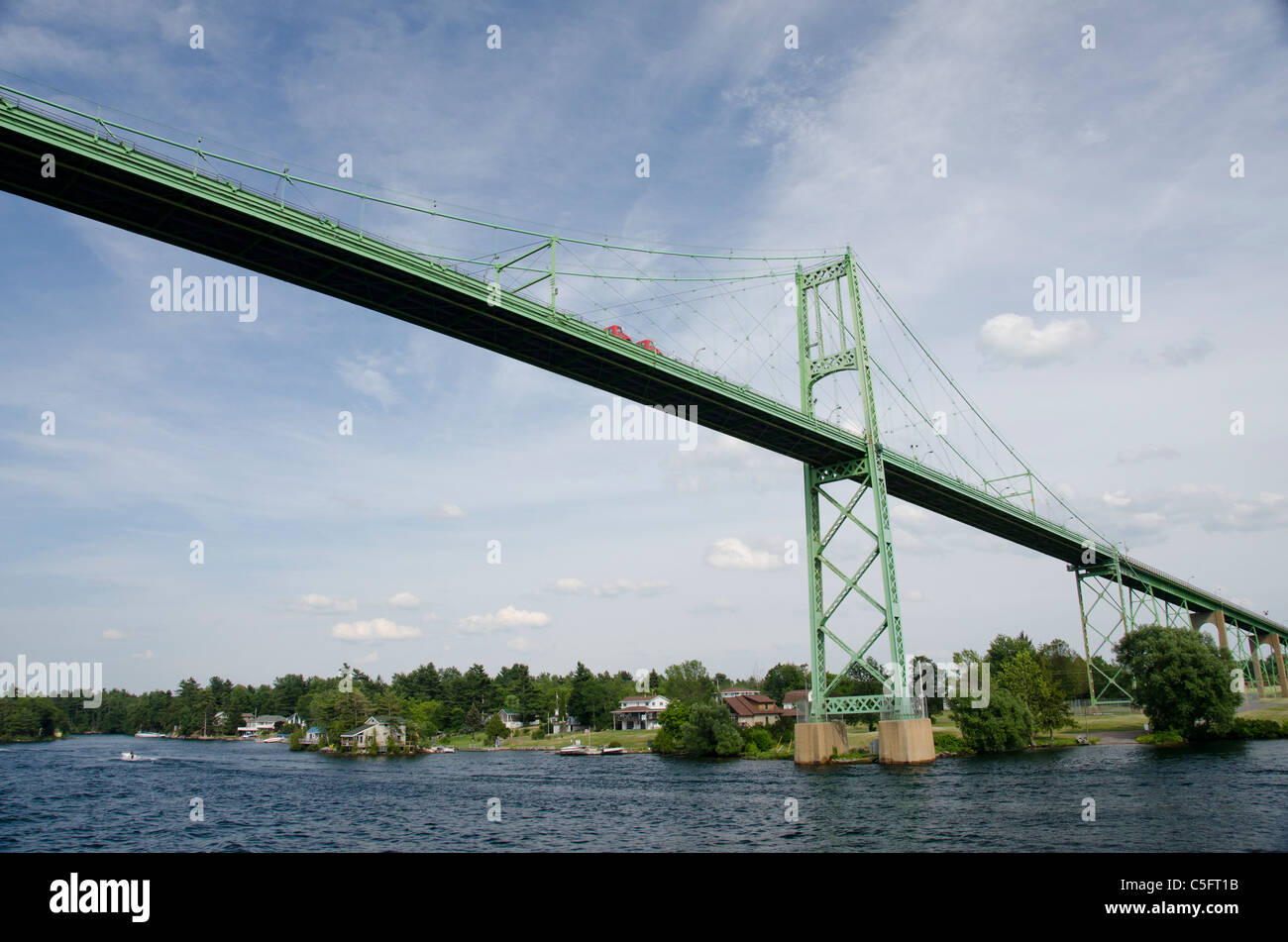 Thousand Islands, archipelago that split Canada & US border on St