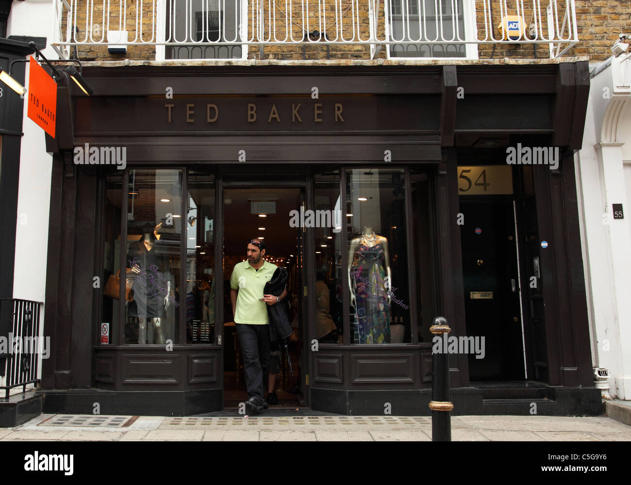 A Ted Baker store on South Molton Street, London, England, U.K Stock Photo  - Alamy