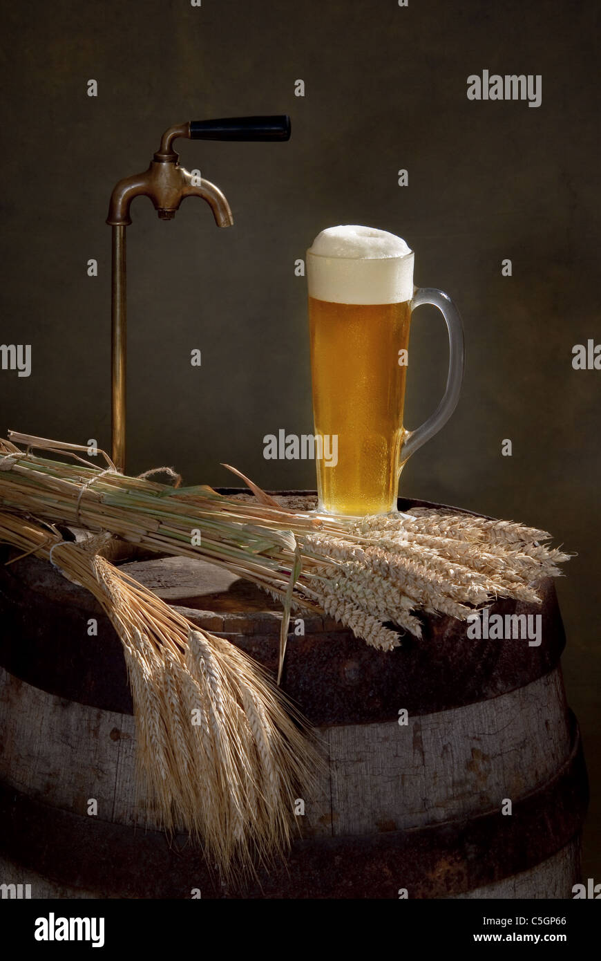 Pilsner malt beer grain hi-res stock photography and images - Alamy