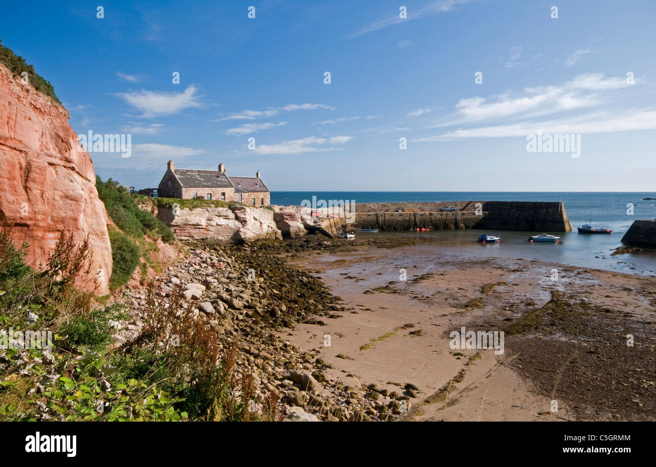 Cove harbour scotland hires stock photography and images Alamy