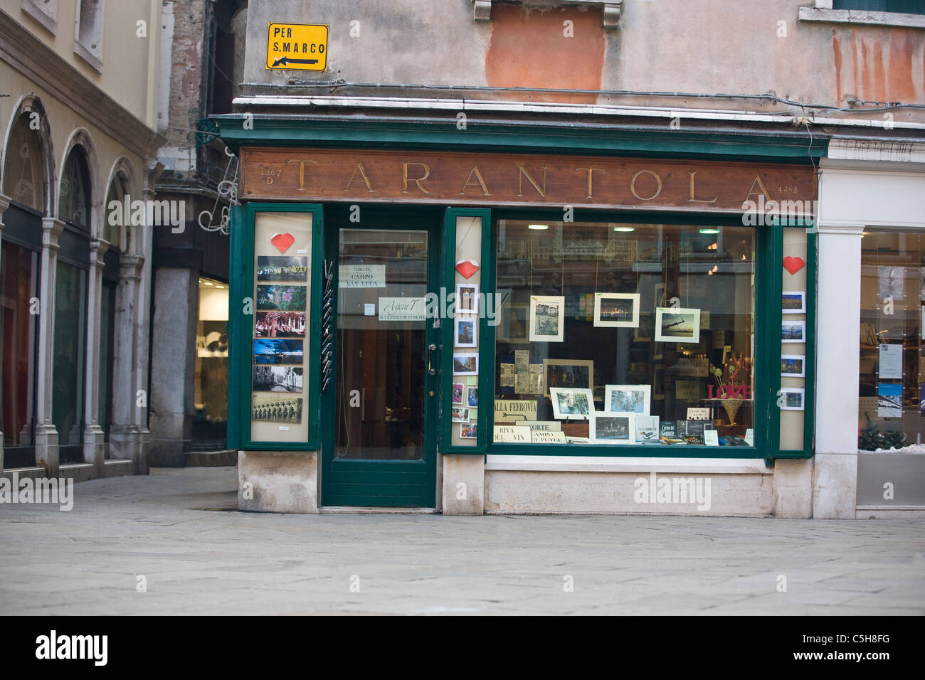 Exterior of an art shop, Venice, Italy Stock Photo Alamy