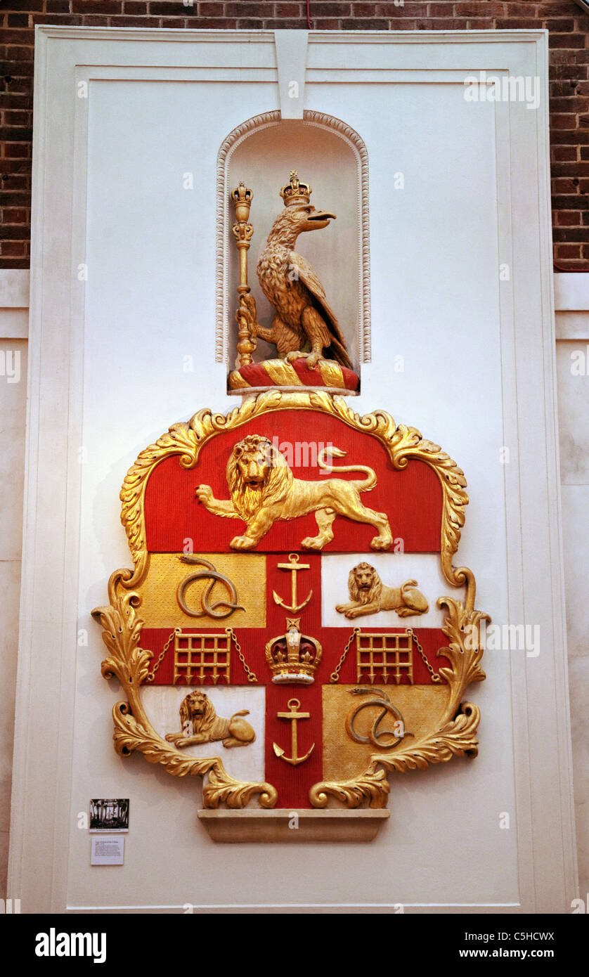 College emblem hi-res stock photography and images - Alamy