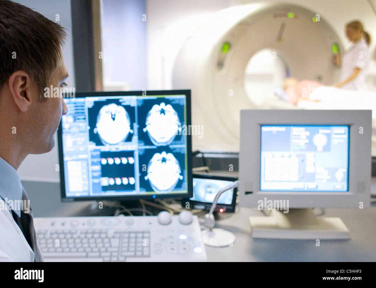 Ct scanner clothes hires stock photography and images Alamy