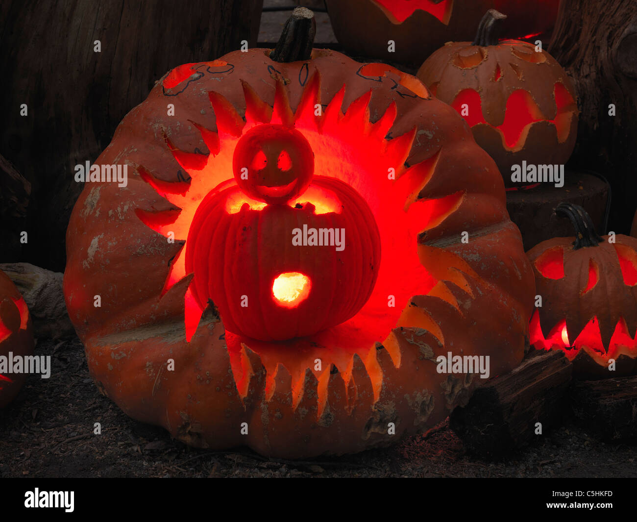 Glowing faces family hi-res stock photography and images - Alamy
