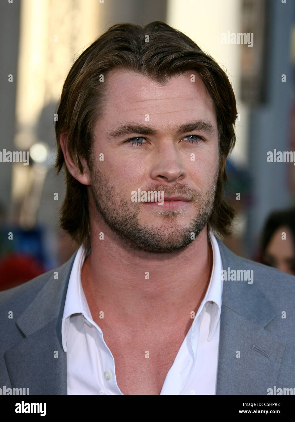 Chris hemsworth captain america hi-res stock photography and images - Alamy