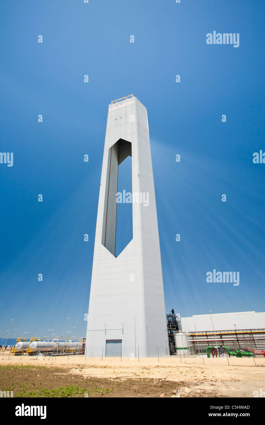 A solar power tower in the Solucar solar complex near Seville, Spain, Stock Photo