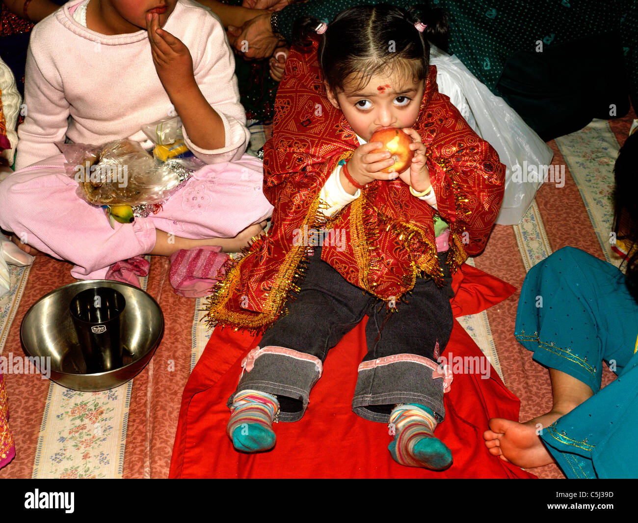 Hindu centre wimbledon hi-res stock photography and images - Alamy