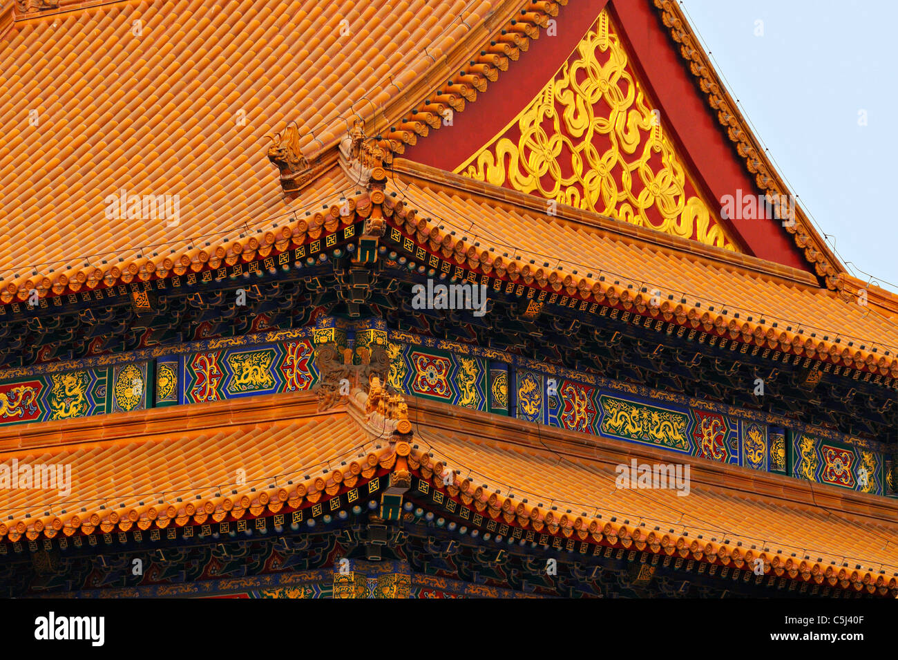 Curved gable roof hires stock photography and images Alamy