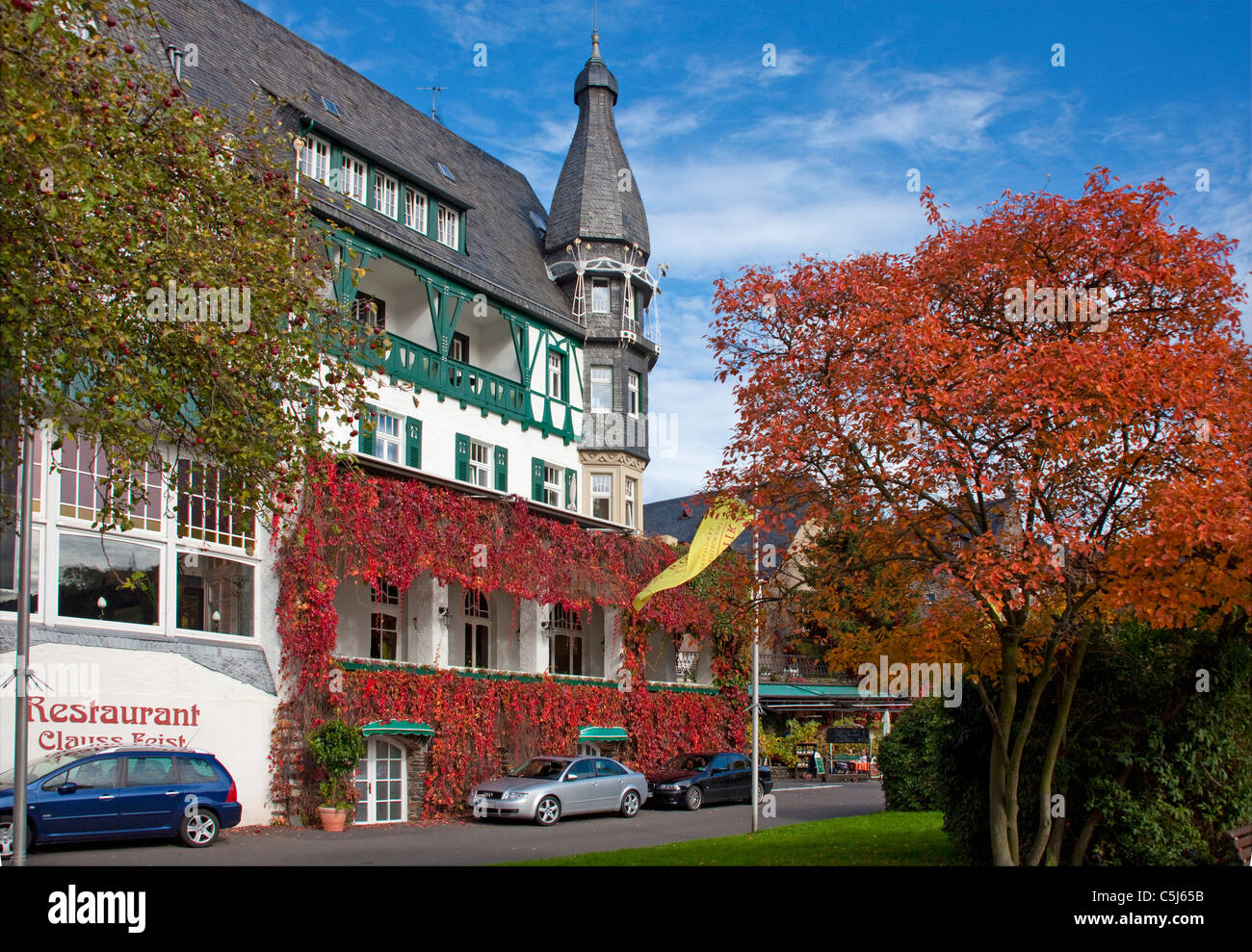 Herbstsstimmung Am Hotel Bellevue Moselufer Traben Trarbach